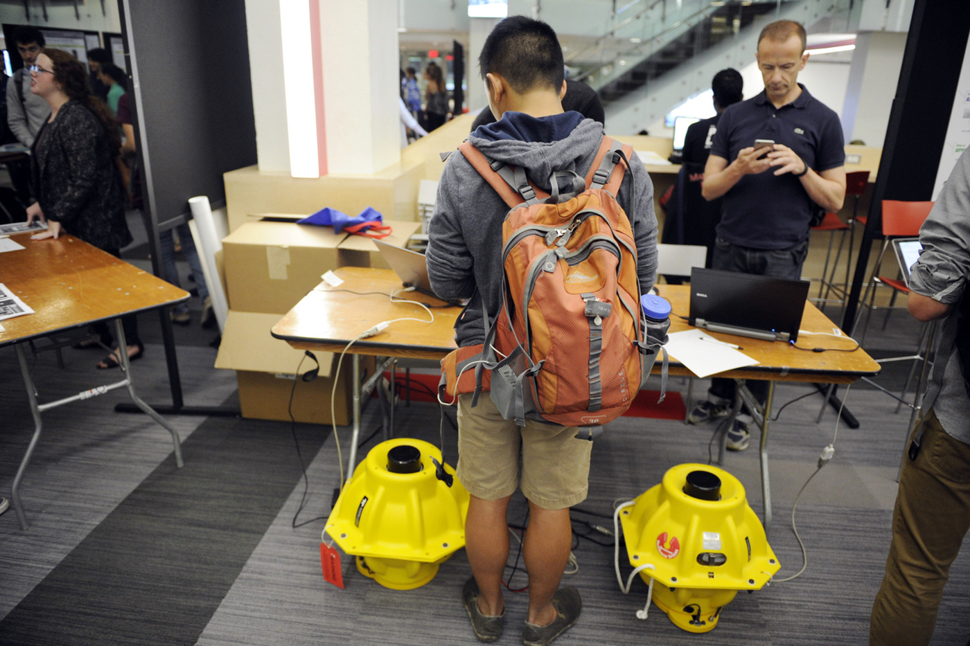 09/21/15 - BOSTON, MA. - Scenes during the COE Undergraduate Lab Fair held in the Curry Student Center indoor quad at Northeastern University on Sept. 21, 2015. Photo by Matthew Modoono/Northeastern University