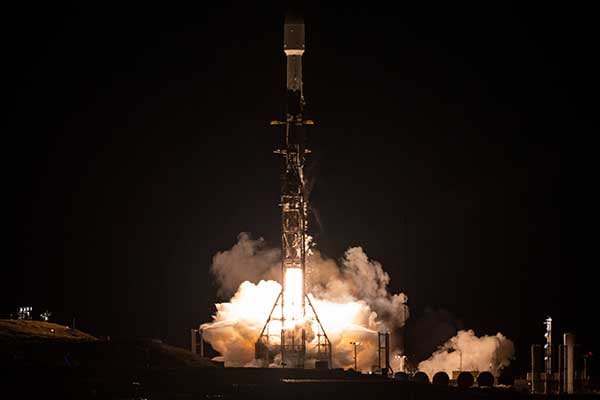 A SpaceX Falcon 9 rocket launches with the Surface Water and Ocean Topography (SWOT) spacecraft onboard, Friday, Dec. 16, 2022, from Space Launch Complex 4E at Vandenberg Space Force Base in California. Jointly developed by NASA and Centre National D'Etudes Spatiales (CNES), with contributions from the Canadian Space Agency (CSA) and United Kingdom Space Agency, SWOT is the first satellite mission that will observe nearly all water on Earth’s surface, measuring the height of water in the planet’s lakes, rivers, reservoirs, and the ocean. Credits: NASA/Keegan Barber