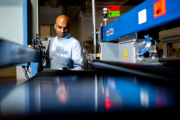 Anvesh Gurijala working in lab